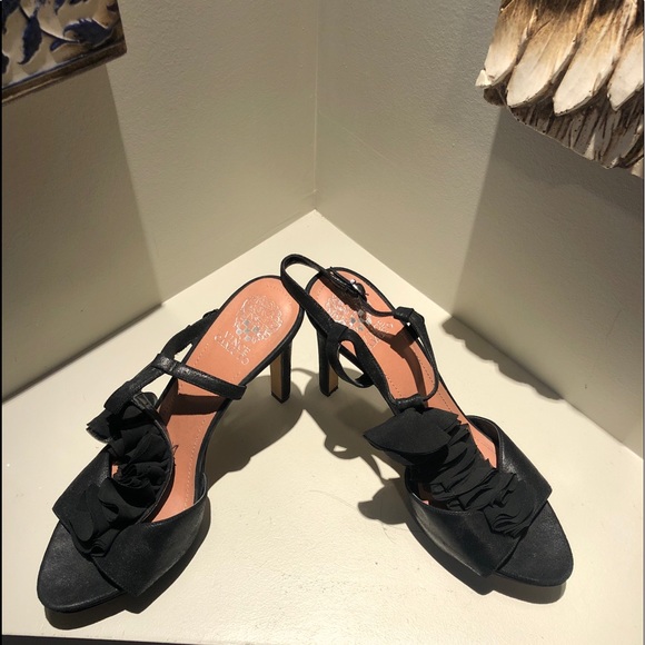 Vince Camuto Black stiletto pre-owned. - Picture 1 of 9